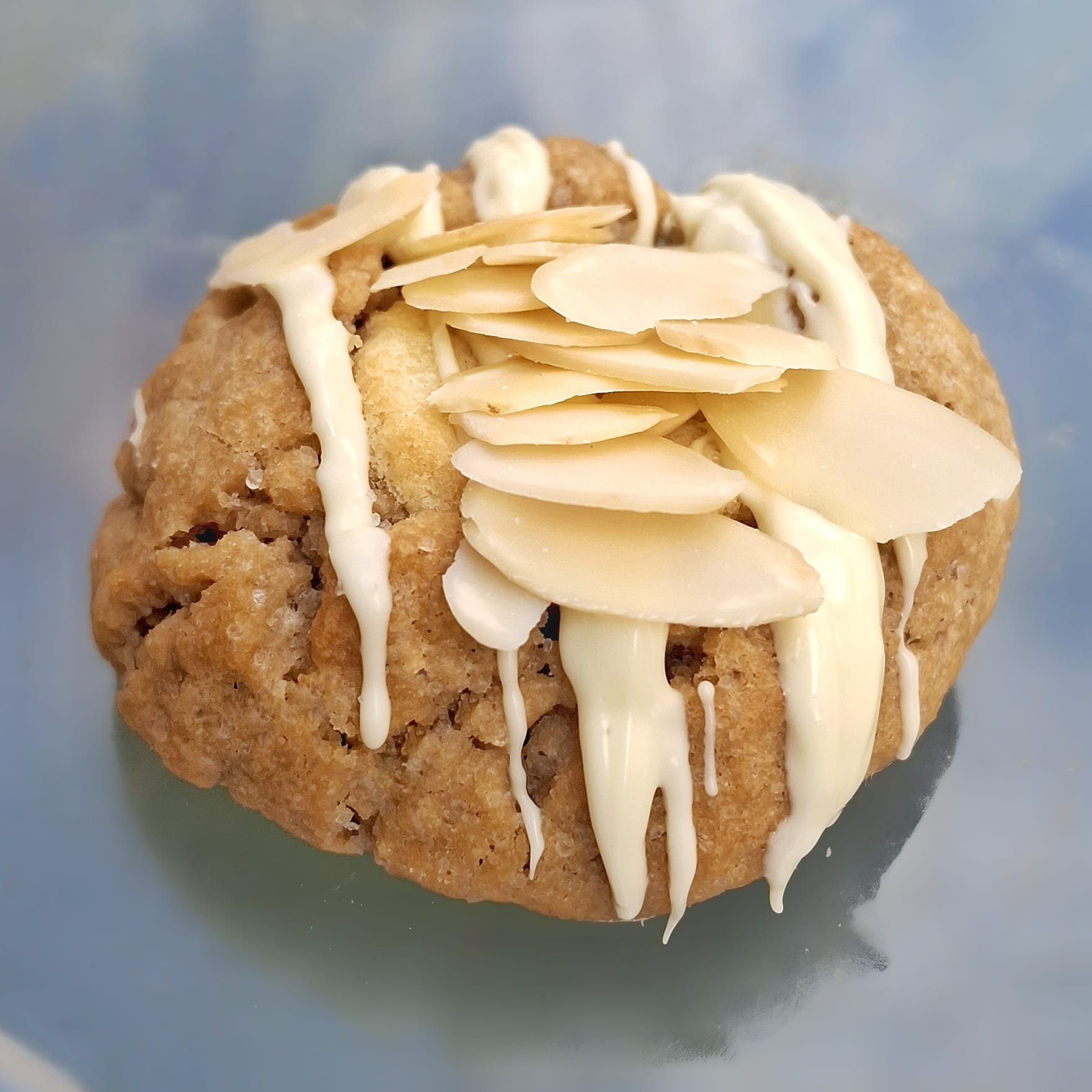 8 עוגיות במילוי קרם שקדים, חלבי
8 Almond cream stuffed cookies, Dairy
